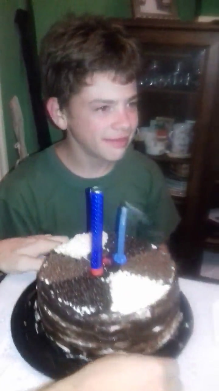 Por primera vez Manu pudo festejar su cumple con una torta