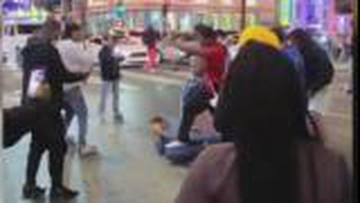Mob attacks man in Hollywood for disagreeing with street preacher