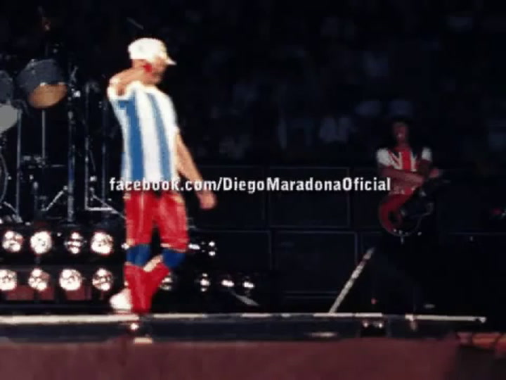 El día que Maradona conoció a Queen - Fuente: YouTube