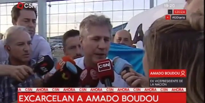 Boudou habla con la prensa tras salir de la cárcel - Fuente: C5N