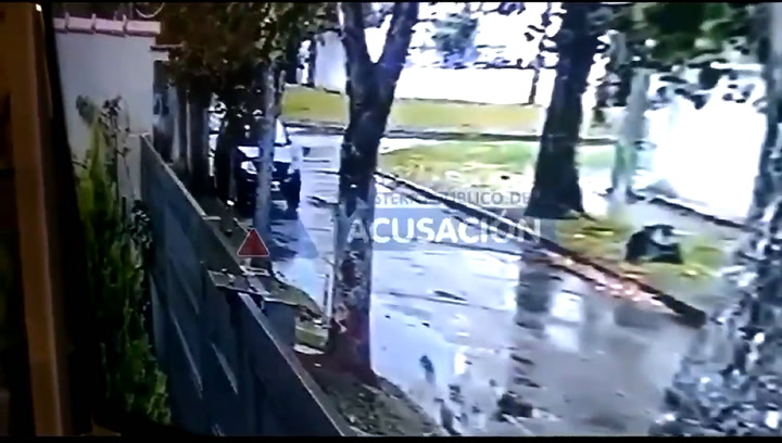 Rosario: el momento en que un joven mató con su camioneta a dos motochorros