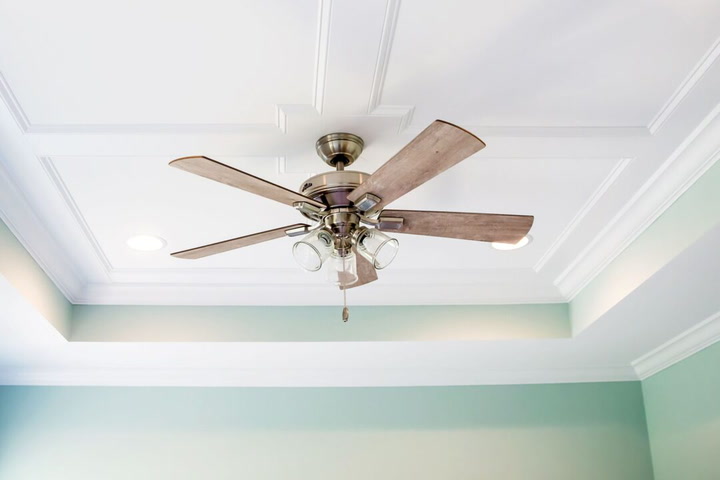 4 Reasons Your Ceiling Fan Light Isn't Working
