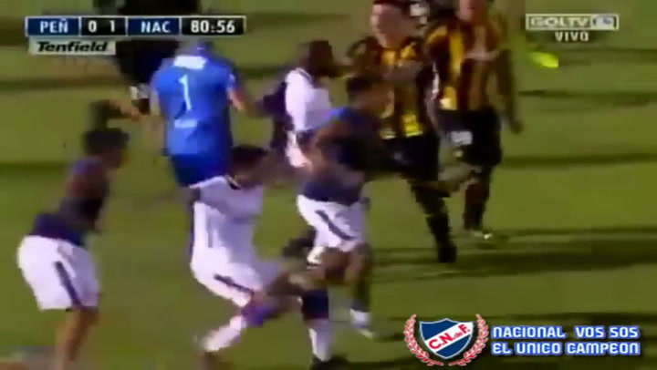 Incidentes entre Nacional y Peñarol en un amistoso de verano en 2014 - Fuente: YouTube