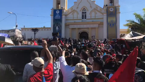 Llega presidenta electa Xiomara Castro a la Ermita de Suyapa
