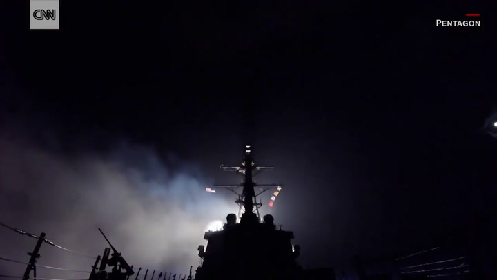 EE.UU. lanza más de 50 misiles contra Siria