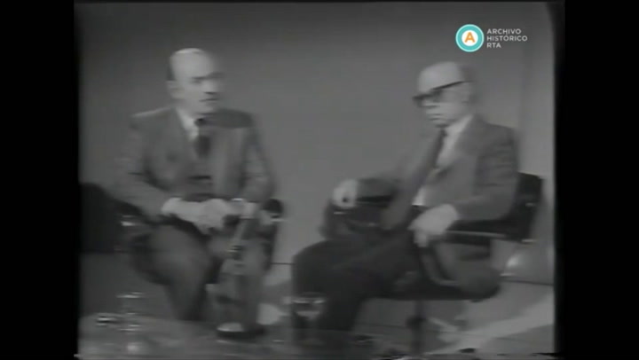 Antonio Tróccoli, en un programa especial sobre el 'Nunca Más' en canal 13, en 1984