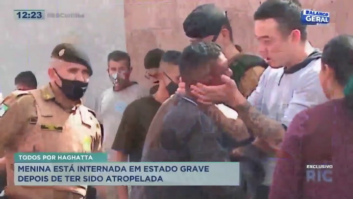 Abrazó y consoló al hombre que atropelló a su hija  Crédito: YouTube Balanço Geral Curitiba