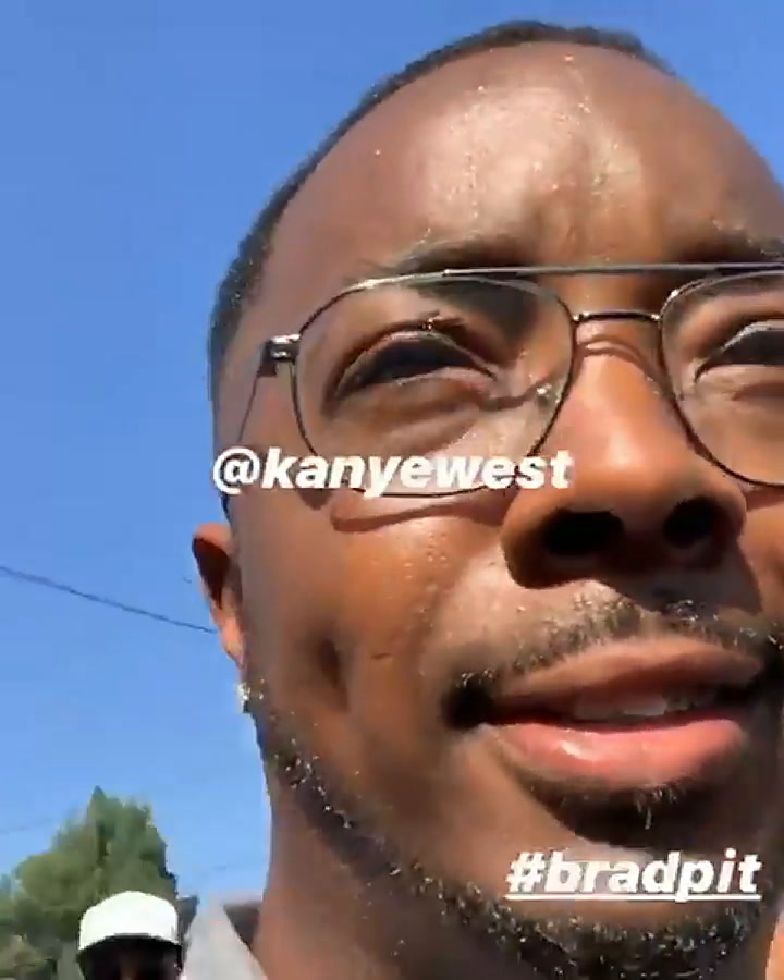 Brad Pitt atiende el servicio dominical de Kanye West - Fuente: Instagram kimkardashiansnaps