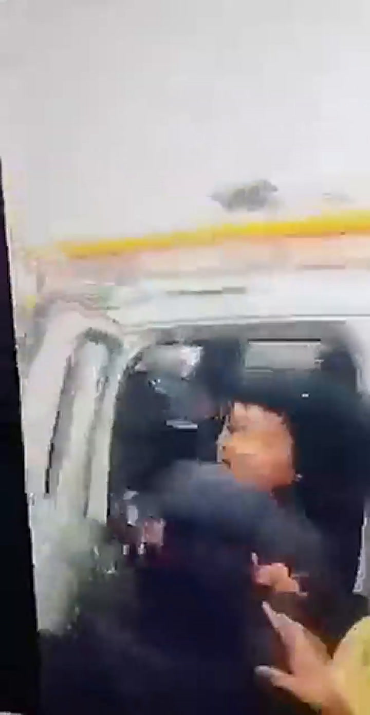 Jujuy: una activista detenida se golpea adrede contra la ventanilla de un patrullero al ser detenida