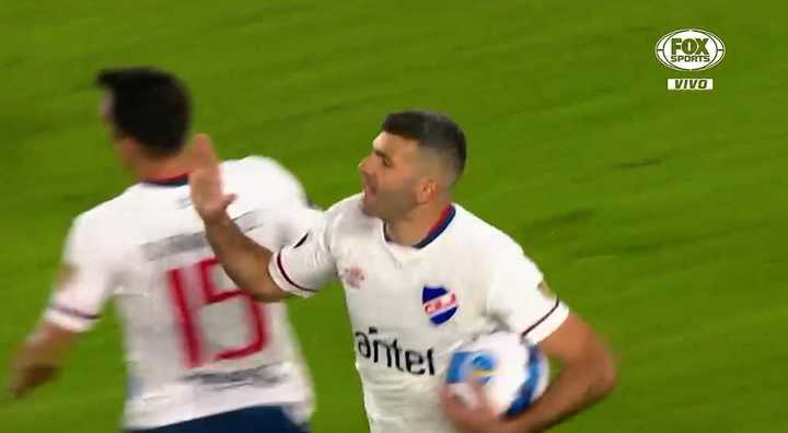 Gigliotti marcó el empate ante Vélez de penal