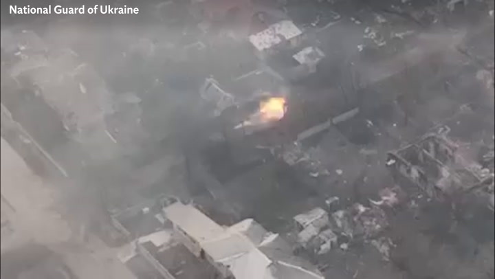 Rubizhne: Video purportedly shows Ukrainian tank firing through building at Russian armoured vehicle