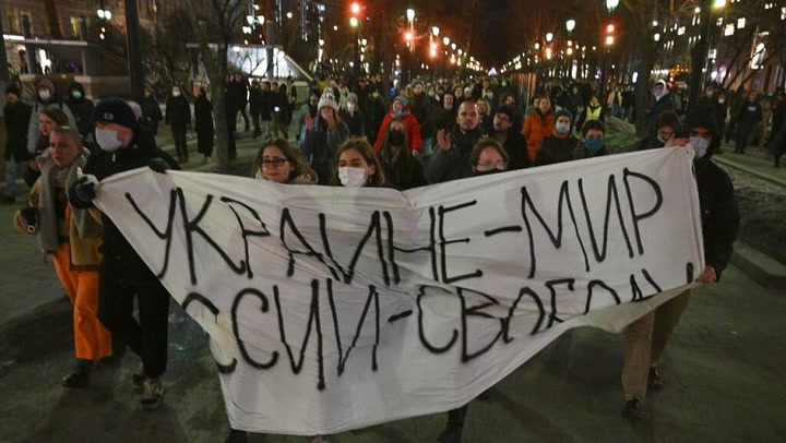 Rusia: detiene cientos de manifestantes  en contra de la invasión a Ucrania 
