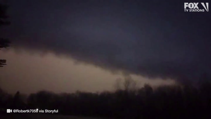 Lightning and ominous tornado siren captured in Illinois