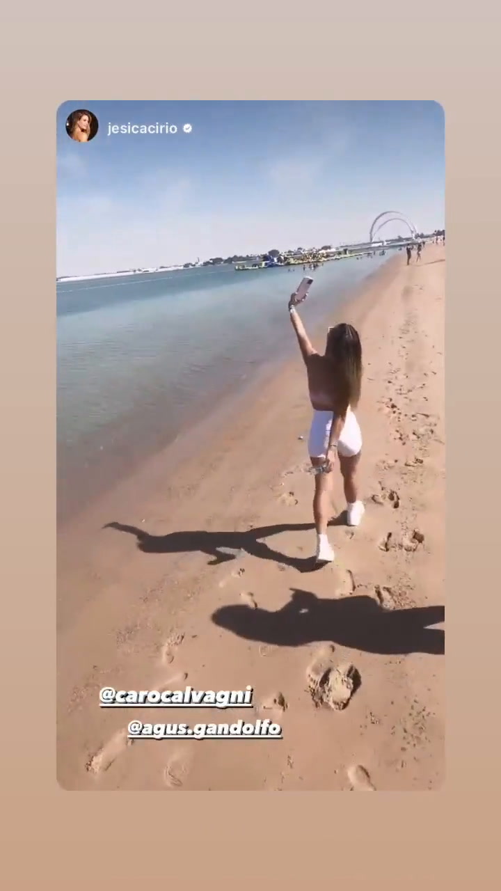 Agustina Gandolfo, novia de Lautaro Martínez, disfrutó con amigas de las playas de Qatar