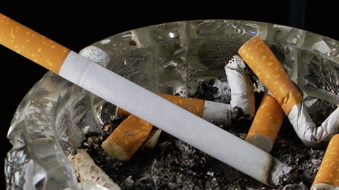 Video: Mener røyking er kult