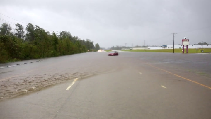 Inundaciones amenazan costa este de EEUU tras paso de Florence - Fuente: AFP