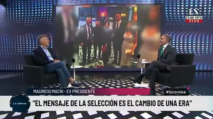 Macri contó cómo se sacó la foto con Messi y qué le dijo al Dibu Martínez en la entrega de los premios The Best