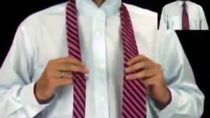 Como hacer el nudo de corbata simple - Fuente: YouTube