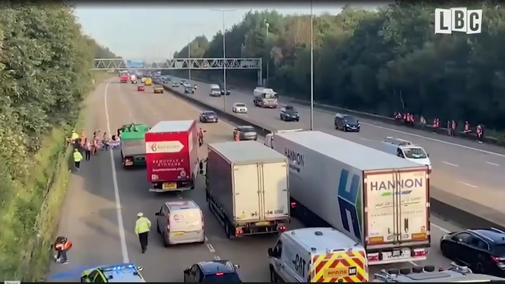 Dangerous moment M25 climate protesters jump in front of traffic