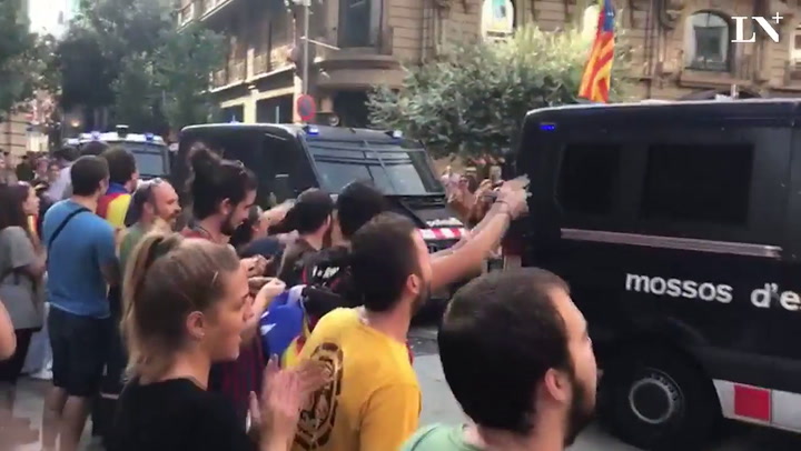 Máxima tensión en Cataluña: huelga general y masiva marcha al Parlamento para pedir por la independe