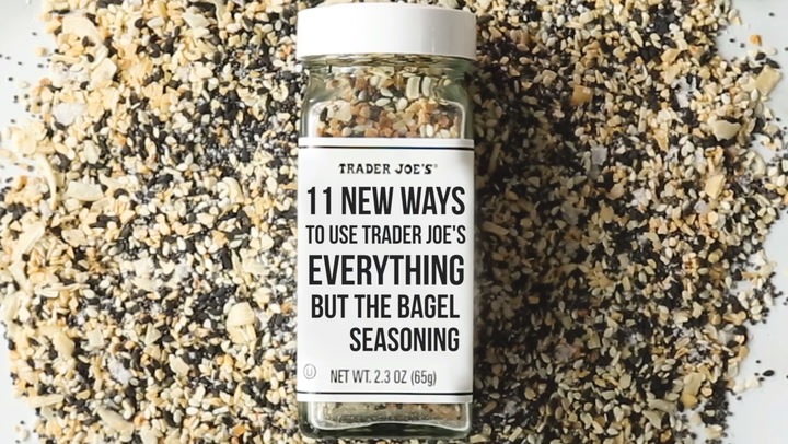 Trader Joes Everything But The Bagel Sesame Seasoning Blend 2.3 oz 65 G - Pack of 4
