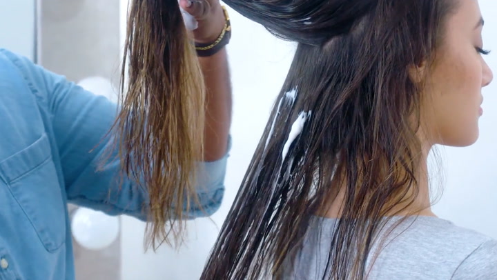 How to Use Hair Mousse Like a Pro