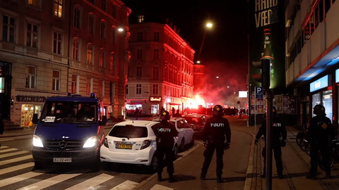 Video: Har tatt til gatene i København 
