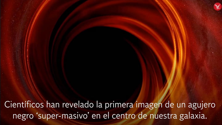 Científicos revelan primera imagen de un agujero negro ‘supermasivo’ en nuestra galaxia