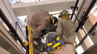 Rescatan a personas atrapadas en ascensor en SPS