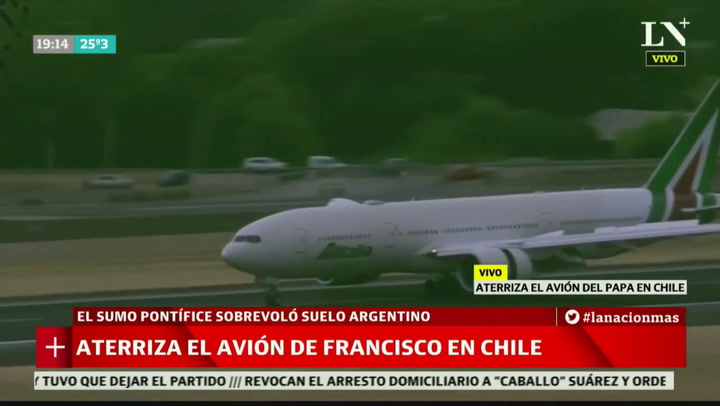 Aterriza el avión del Papa en suelo chileno