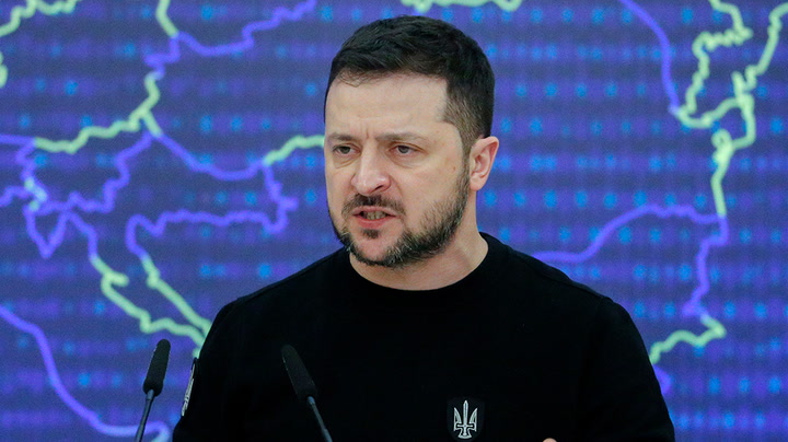 Ukraine: Zelensky vows to fight 'as long as we can' for embattled 'fortress' Bakhmut