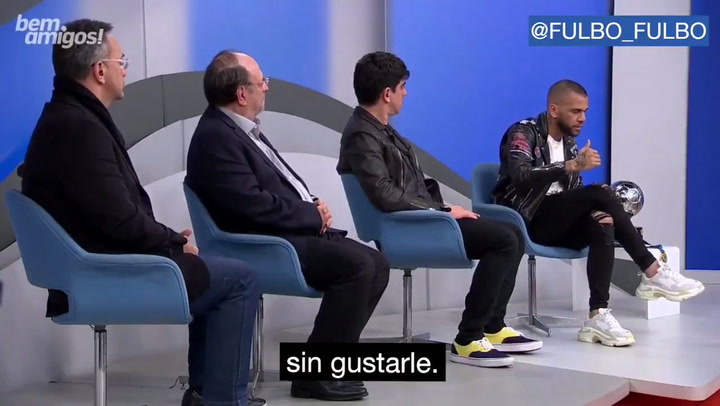 Dani Alves recuerda cuando desobedecía a Guardiola para mantener a Messi conectado en el juego