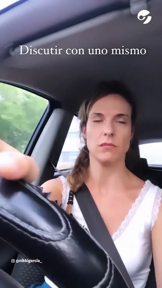 Viral: es la voz de Google Maps y se filmó peleando con ella misma mientras maneja
