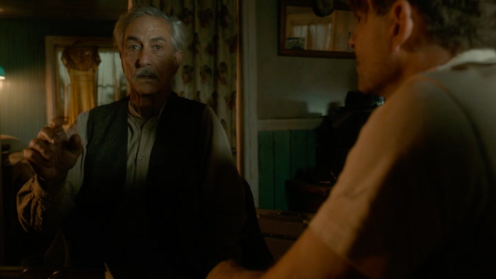 'Nightmare Alley' Clip: Father's Watch