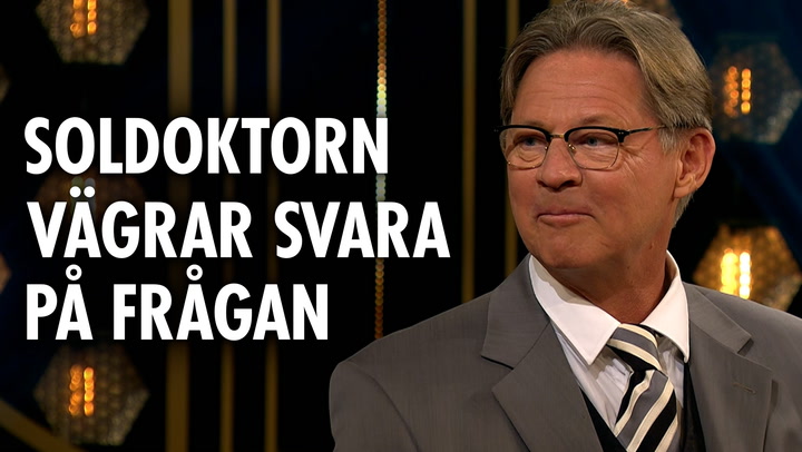 Mikael ”Soldoktorn” Sandström vägrar svara på frågan om Lotta Engberg