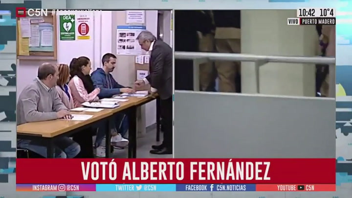 En medio de un caos, Alberto Fernández habla con la prensa después de votar - Fuente: C5N