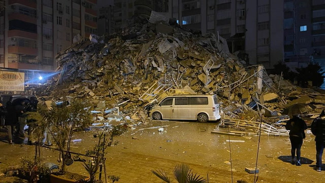 Hundreds killed in Turkey, Syria earthquake