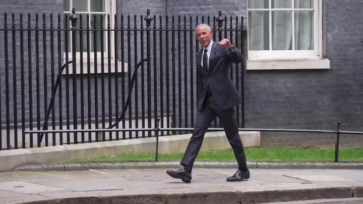 Obama arrives at Downing Street