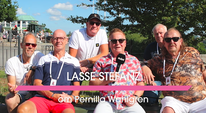 Lasse Stefanzs okända koppling till Pernilla Wahlgren