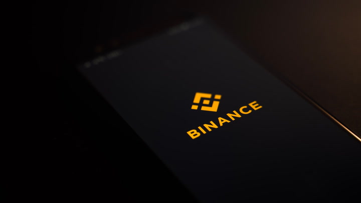 Market Impact on Binance Coin and Bitcoin After Crypto Twitter Personality Cobie's Wild Guess