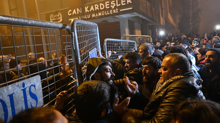 Protesters scuffle with Turkish police on earthquake anniversary