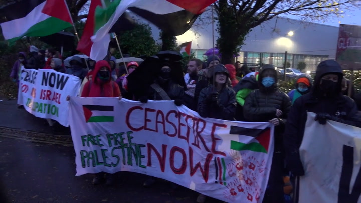 Hundreds protest outside Dorset defence factory against arms being sent to Israel