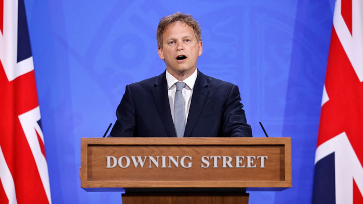 Watch live as Grant Shapps announces green list countries