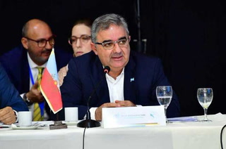 El gobernador de Catamarca adelantó que sus legisladores acompañarán la Ley Bases en el Senado