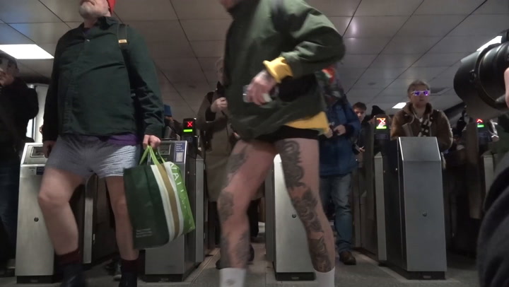 240108-londoners Strip Down To Pants For Annual No-trousers Tube Ride-