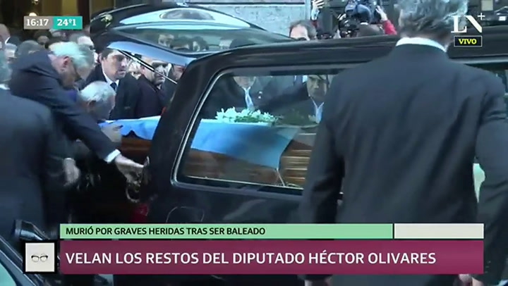 Despiden los restos del diputado Héctor Olivares