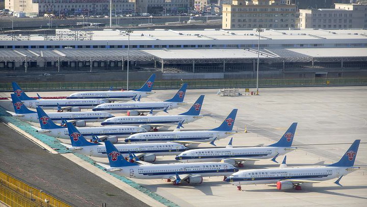 Un avión con 132 pasajeros se estrella en China