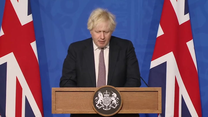 Boris Johnson announces tougher rules on mask-wearing in response to Omicron