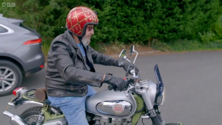 Hairy Bikers' Dave Myers rides bike for first time since chemotherapy