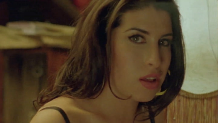 Unseen 2004 footage of Amy Winehouse used in new music video.mp4